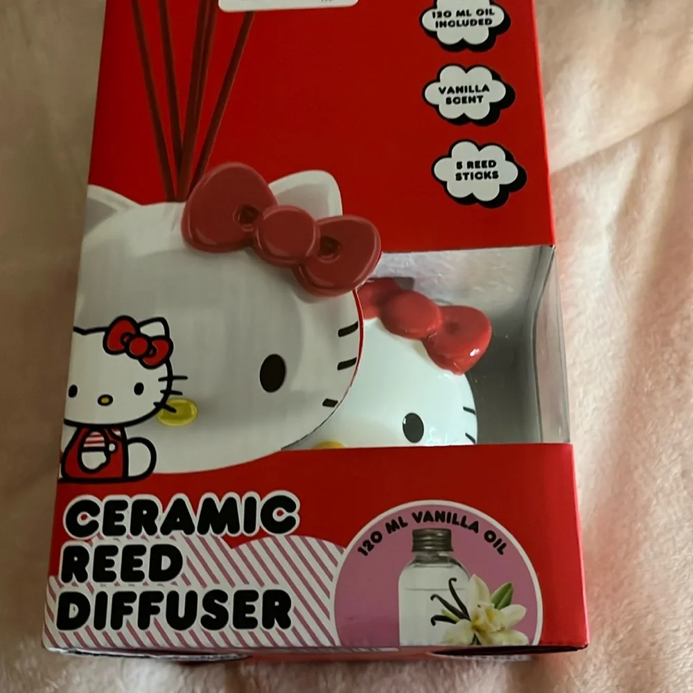 Hello Kitty Ceramic Reed Diffuser - Picture 2 of 2